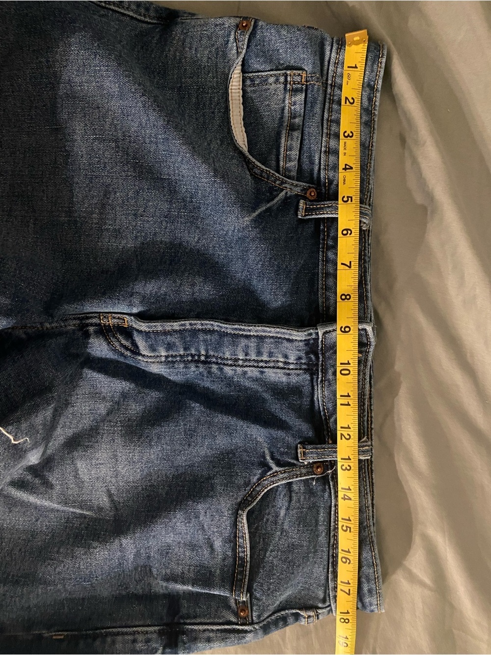 Old Navy Women’s 16 Sky-Hi A-Line Denim Cutoff Dark Blue Classic Jean Shorts - Picture 4 of 7